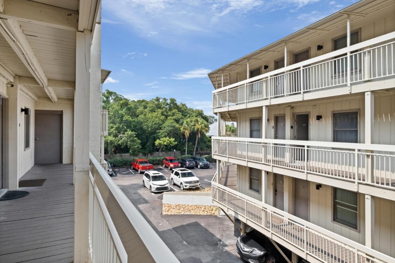 The Breakers #220 Beach Condo, Beautiful Ocean View At Coligny Beach, 4 N Forest Beach Drive Hilton Head, Walk To All Shops Restaurants, Renovated Jan 2024, Vacation Rental Hhi Llc Hilton Head Island Exterior foto