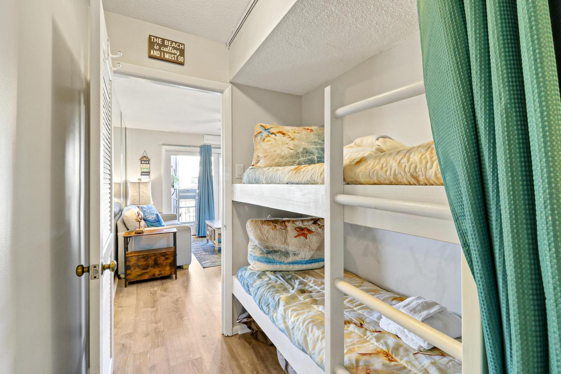 The Breakers #220 Beach Condo, Beautiful Ocean View At Coligny Beach, 4 N Forest Beach Drive Hilton Head, Walk To All Shops Restaurants, Renovated Jan 2024, Vacation Rental Hhi Llc Hilton Head Island Exterior foto
